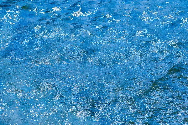 Textura Fondo Salpicaduras Agua Una Fuente Chorro Líquido Expulsado Tubería — Foto de Stock