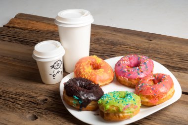 çörek. Yuvarlak kızarmış yağ patty. sweetene küçük bir kızarmış pasta