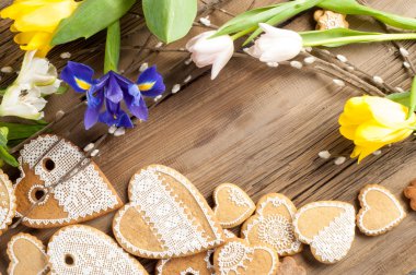 Paskalya kurabiyeleri. El yapımı. Arka plan renklerini erken Bahar