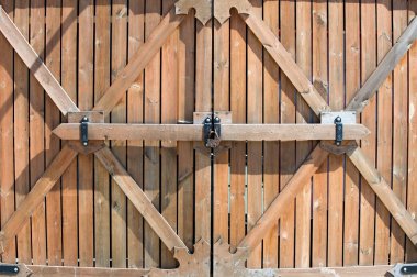 Ahşap çit. bir bariyer, Korkuluk veya diğer dik yapısı genellikle ahşap veya tel, bir sınır işaretlemek için zemin bir alanı kapsayan erişimi denetlemek veya kaçış önlemek.