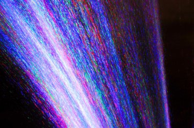 Çeşme jet sıvı yukarı doğru boru delik ya da basınç kuvveti atılır. Lumiere çeşme. ritmik ışık efektleri