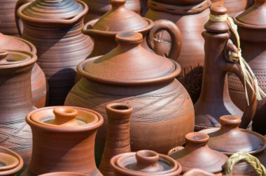 Doku, arka plan. Çanak çömlek. Tencere, yemekler ve diğer makaleler m