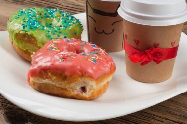 çörek. Yuvarlak kızarmış yağ patty. genellikle bir top ya da halka şeklinde şekerli hamur küçük kızarmış kek. pafta, börek, çörek, hamur-çocuk