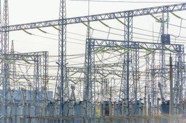 Endüstriyel arazi. Sanayi sonrası manzara ve çevre görüntüleri. Sanayi sonrası, mevcut estetik görüntülerin güncellenmesi ve karmaşıklaştırılması hakkındaki sanatsal fikirler.