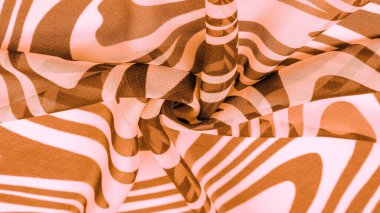 İpek kumaş, kahverengi ve beyaz soyut çizgiler. Soyut kahverengi ve beyaz desenlerin sihirli şekli. Retro modern dekor, tekstil sanatı, tasarım, doku, arkaplan, kalıp