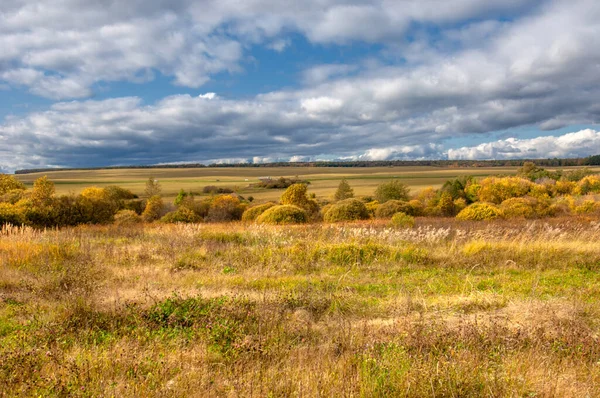 Höstlandskapsfoto Blandskogar Ängar Raviner Mulen Himmel Underbar Årstid — Stockfoto