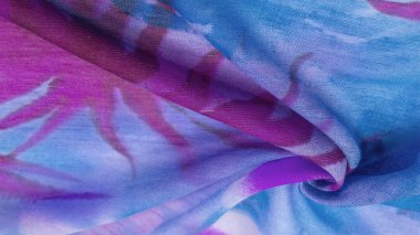 İpek kumaş, mavi bordo beyaz kırmızı, tozlu mavi tül. Desen deseni, koleksiyon