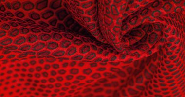 Kırmızı ipek kumaş, hayvan derisi. Tüm projeler stüdyomuzda yeni ve tasarımcılar tarafından tasarlandı. Kumaş fotoğrafçılığı ve son ürünlerinin kullanımı hakkında derin bilgiye sahipler..