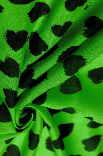 Tecido Seda Verde Impressão Corações Pretos Fundo Textura Padrão Cartão — Fotografia de Stock