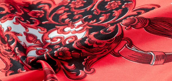红色丝织物 有哥特式图案 富饶的丝绸哥特式印刷在富饶的黑色和金色色调 这一套也适用于吸血鬼窝或浪漫的闺房 — 图库照片