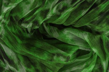 Yeşil kumaş. İnce organzalı ipek kumaş, panter desenli, buruşuk desenli. Geçmişi. Şablon.