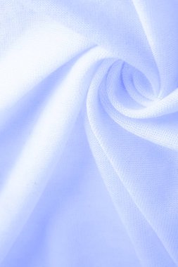 Mavi kumaş, lüks kumaşın soyut arkaplanı ya da dalgaların sıvı ipek dokusu ya da dalgalı kıvrımlar. arka plan ya da zarif duvar kağıdı tasarımı. Pamuk dokusu, doğal kumaş ve boya, parlak mavi renk.