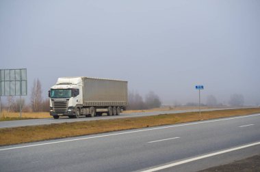 Nakliye aracı. Standart karayolu ağları Romalılar, Persler, Aztekler ve diğer erken imparatorluklar tarafından benimsenmiştir ve imparatorlukların bir özelliği olarak kabul edilebilir. Rusya Chelny 05 11 2020