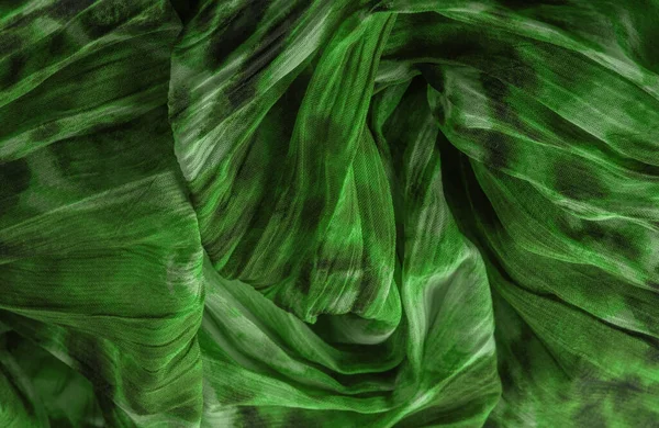 Zielona Tkanina Jedwabny Materiał Cienkiej Organzie Nadrukiem Pantery Pognieciona Tekstura — Zdjęcie stockowe