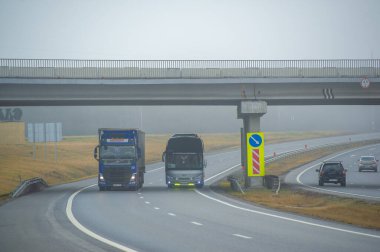 Nakliye aracı. Standart karayolu ağları Romalılar, Persler, Aztekler ve diğer erken imparatorluklar tarafından benimsenmiştir ve imparatorlukların bir özelliği olarak kabul edilebilir. Rusya Chelny 05 11 2020