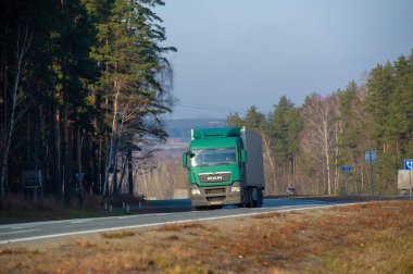Nakliye aracı. Standart karayolu ağları Romalılar, Persler, Aztekler ve diğer erken imparatorluklar tarafından benimsenmiştir ve imparatorlukların bir özelliği olarak kabul edilebilir. Rusya Chelny 05 11 2020