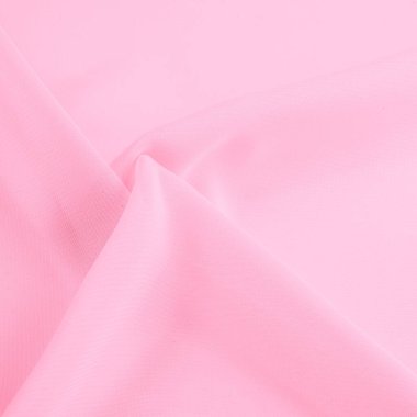Doku. şablon. İpek kırmızı polyester. Pembe ipek kumaşın arka planı. Şeffaf arkaplan ve elbise dikmek için açık kumaştan yapılmış. Tekstil panoraması
