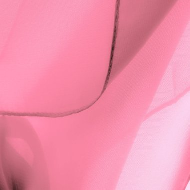 Doku. şablon. İpek kırmızı polyester. Pembe ipek kumaşın arka planı. Şeffaf arkaplan ve elbise dikmek için açık kumaştan yapılmış. Tekstil panoraması
