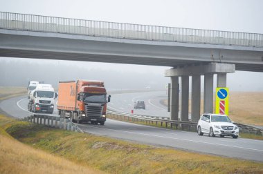 Nakliye aracı. Ulaşım mühendisliği, teknoloji ve bilimsel prensiplerin planlama, işlevsel tasarım, işletim ve yönetim için uygulanmasıdır.