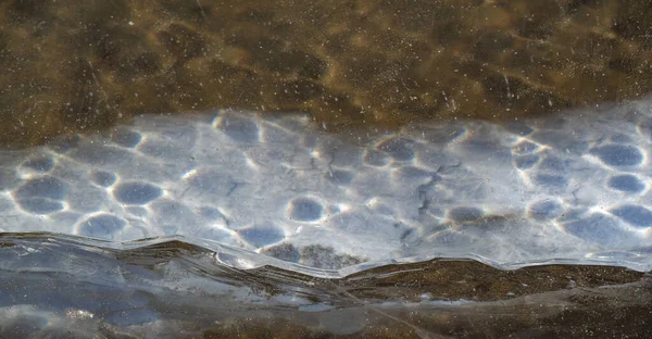 Flusseis Das Vorhandensein Von Eis Auf Flüssen Verändert Ihr Verhalten — Stockfoto