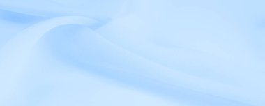 Doku. şablon. Açık mavi ipek polyester. Su rengi ipek kumaşın arka planı. Şeffaf arkaplan ve elbise dikmek için açık kumaştan yapılmış. Tekstil panoraması