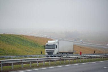 Nakliye aracı. Ulaşım mühendisliği, teknoloji ve bilimsel prensiplerin planlama, işlevsel tasarım, işletim ve yönetim için uygulanmasıdır.