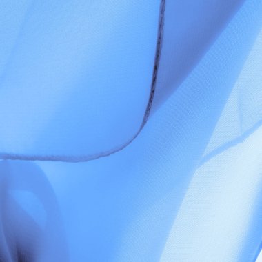 Doku. şablon. Açık mavi ipek polyester. Su rengi ipek kumaşın arka planı. Şeffaf arkaplan ve elbise dikmek için açık kumaştan yapılmış. Tekstil panoraması