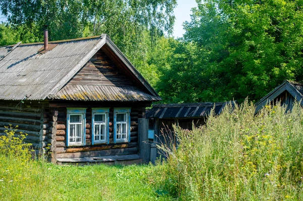 Starý Dřevěný Dům Jehličnatý Srub — Stock fotografie