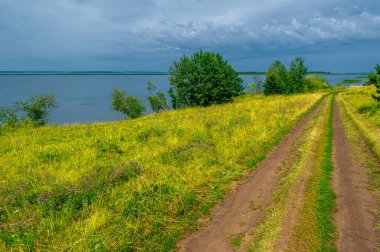 Gün ışığında güzel manzaranın manzarası