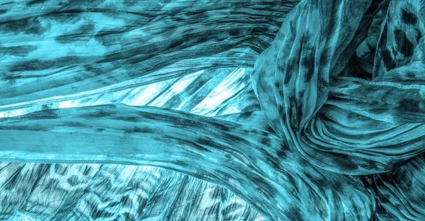 Голубая Ткань Шелковая Ткань Тонкой Органзе Отпечатком Пантеры Смятой Текстурой — стоковое фото