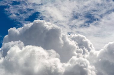 Güzel bulutlu gökyüzü, doğal duvar kağıdı