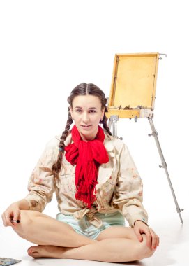  Mavi elbiseli güzel bir kadın resmi. Göz kamaştırıcı kadın, mavi elbise giyiyor.. 