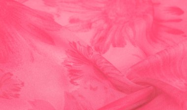 Kırmızı ipek kumaş, çayırda boyanmış çiçekler, çiçek arkaplanı. Renkli bir kompozisyonda bir sürü soluk çiçek. Arkaplan dokusu