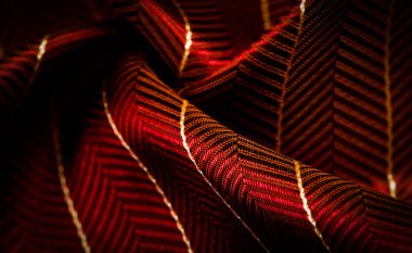 Koyu kırmızı, kahverengi ipek kumaş ince beyaz çizgili, desenli, birleşik tekstil, asil kumaş.