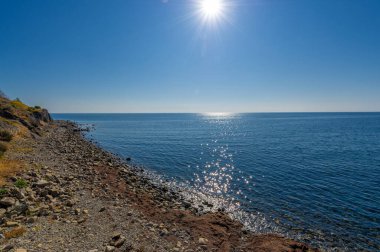 Gün ışığında güzel manzaranın resimsel görüntüsü