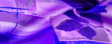 Soyut desenli mavi-leylak kumaş, bitki yapraklı dalların izi. Arkaplan dokusu. Geçmişi. Şablon.