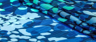 İpek kumaş, kadın eşarbı, beyaz-pembe-kırmızı-kahverengi soyut halkalar, desenli tasarım.,