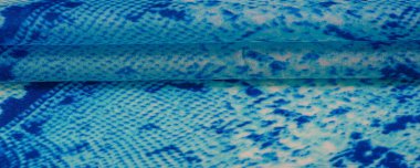 Yılan derisi desenli mavi kumaş, parlak mavi kumaşın arka plan dokusu. arkaplan, doku, desen