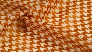 Beyaz arka planda ipek kumaş sarı çizim. Ünlü bir Fransız moda tasarımcısının kumaşından esinlenerek. Doku