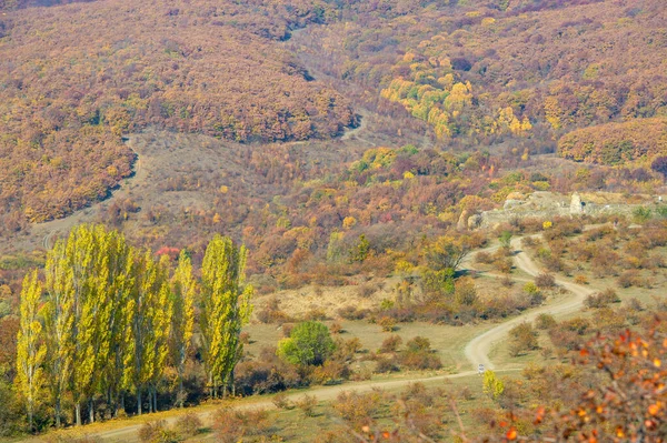 克里米亚半岛的秋天照片 古老的公路 古老道路的风情的魅力 — 图库照片