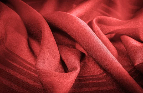 Silkestoff Med Røde Striper Abstrakte Silketoner Rubintoner Årgangsmønster Stoffet Bakgrunnsstruktur – stockfoto