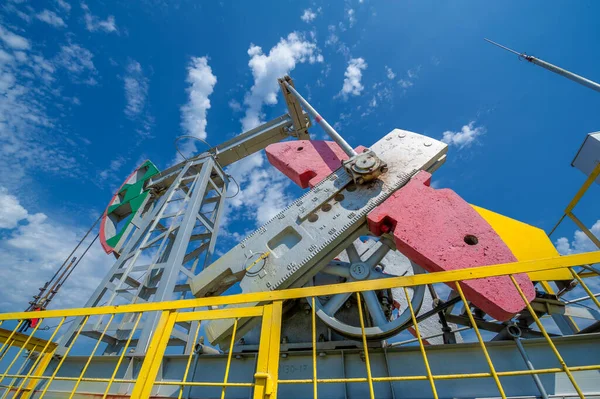 Pumpjack Overground Drive Reciprocating Piston Pump Oil Well Arrangement Commonly — Stock Photo, Image