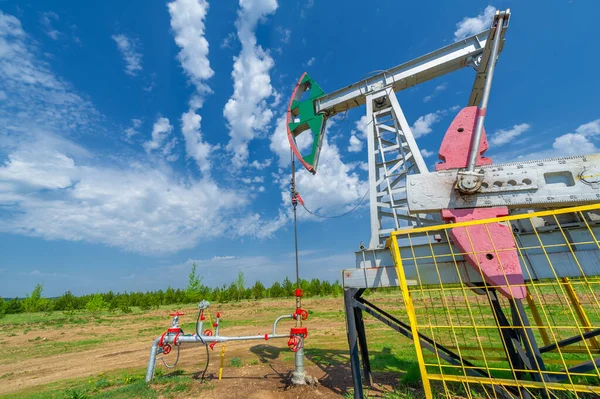 Pumpjack Overground Drive Reciprocating Piston Pump Oil Well Arrangement Commonly — Stock Photo, Image