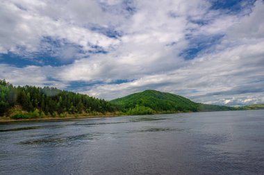 Gün ışığında güzel yaz manzarası