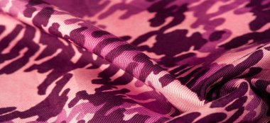 Arka plan tasarım dokusu, kırmızı ipek kumaş, soyutlama, telif hakkı baskılı askeri kamuflaj kumaşı, tasarımlarınız askeri bir kumaş olmanızı sağlayacak.,