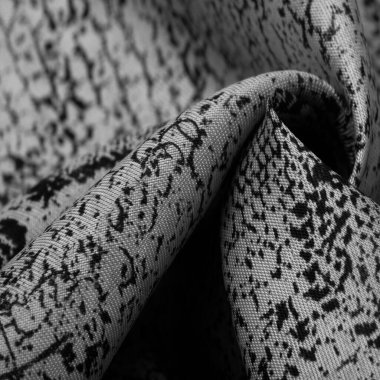 Gri yılan derisi desenli kumaş, Afrika kumaşı, tasarım fotoğrafı - Afrika ülkesinde safari. Doku, arkaplan