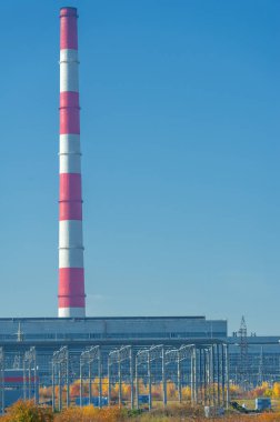 Endüstriyel manzara parlak gün ışığında