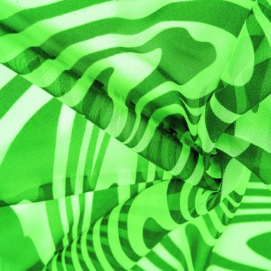 İpek kumaş, yeşil ve beyaz soyut çizgiler. Soyut beyaz ve yeşil desenlerin sihirli formu. Retro modern dekor, tekstil sanatı, tasarım, doku, arkaplan, kalıp