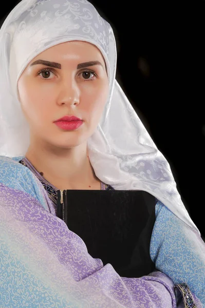 Модельное Фото Студии Мусульманская Одежда Арабское Слово Хиджаб Буквально Переведенное — стоковое фото