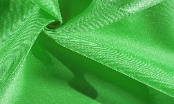 Tecido Seda Floresta Verde Plissados Tecido Verde Sedoso Close Quadro — Fotografia de Stock